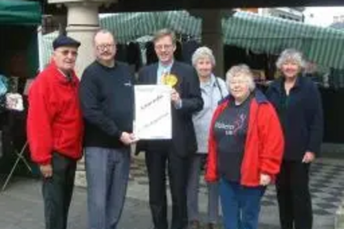 Paul Fox & Diabetes UK volunteers at Buttercross